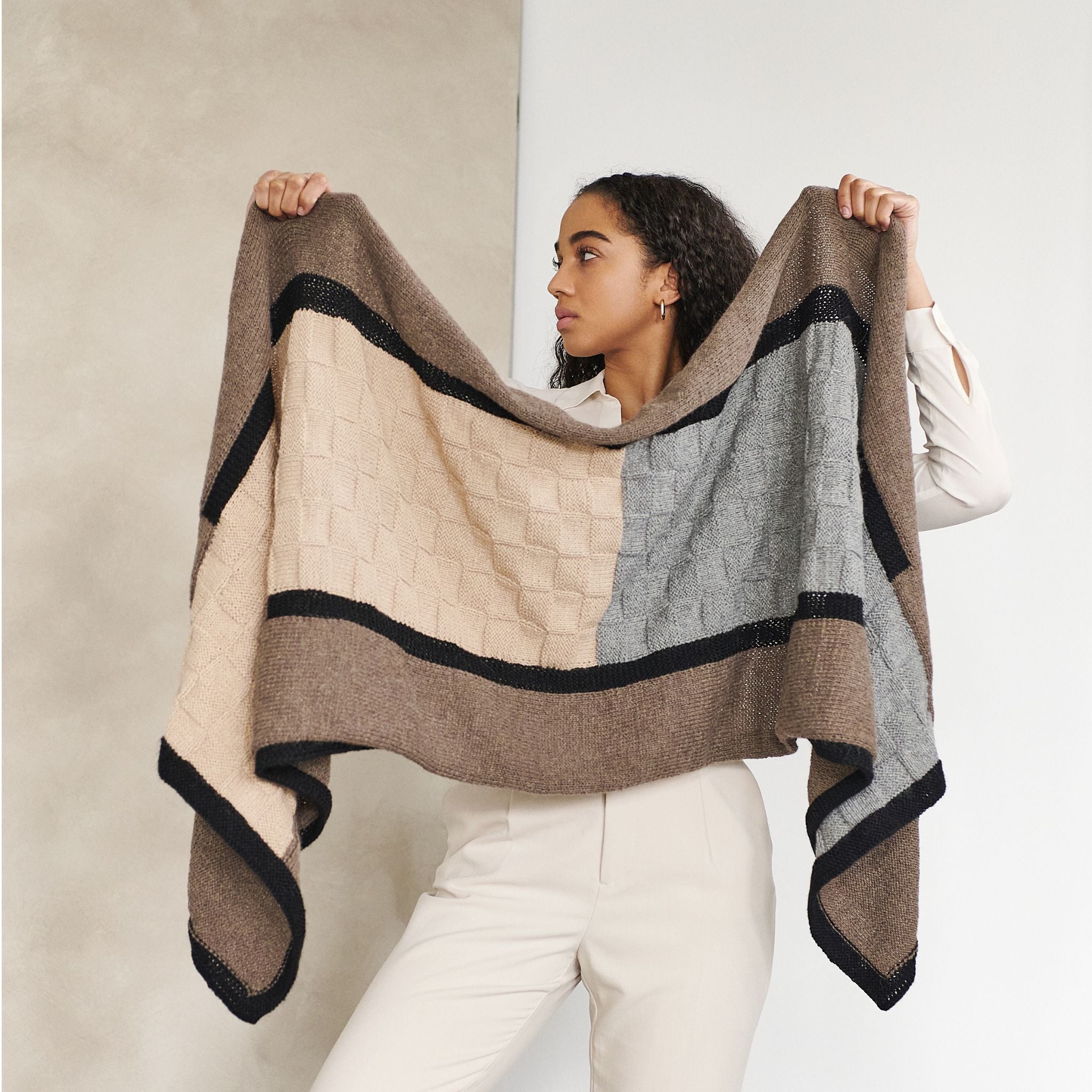 Muhu Brown Gray Hand Knitted Peruvian Alpaca Blanket / Large Plush Scarf