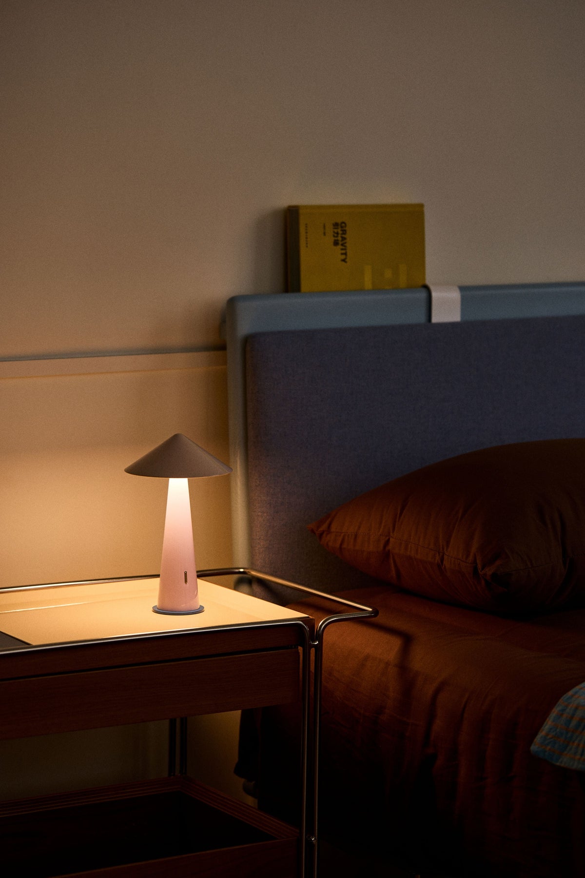 TIPSY Portable lamp - Agreeable Gray/Soft Purple