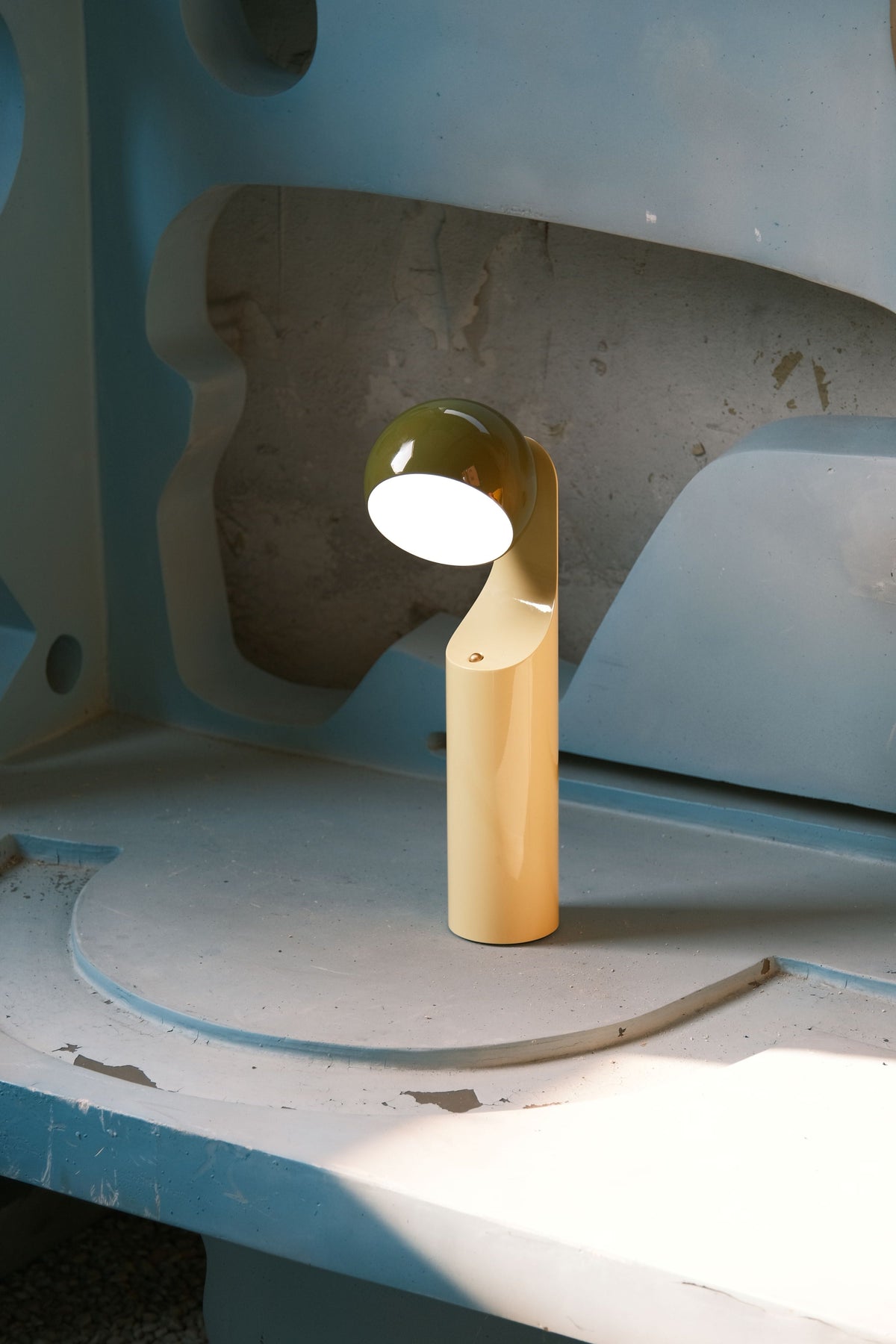 Mono Portable Reading Lamp - Verde Olive/Natural Yellow