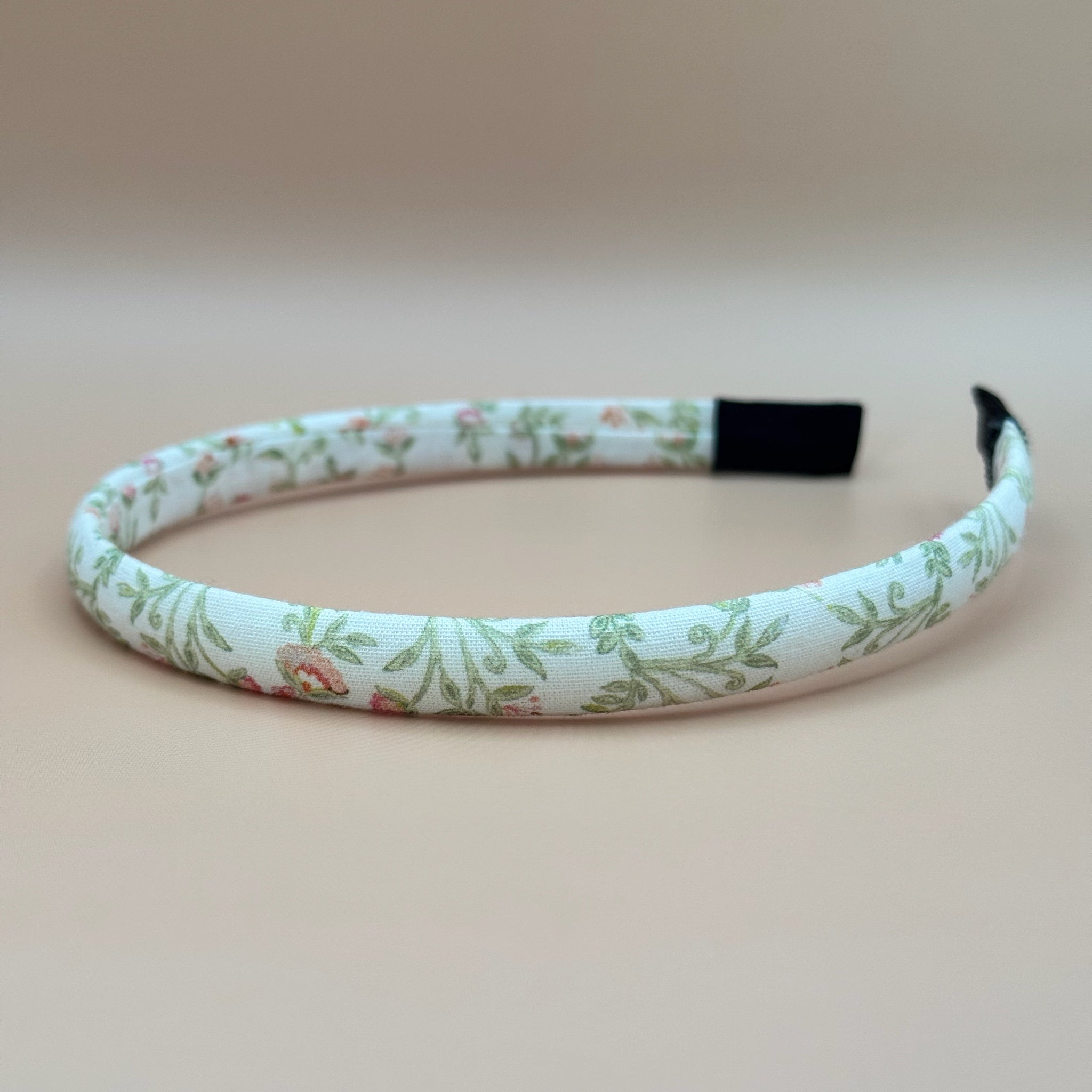 Petite Petals Headband-Douce Pétale