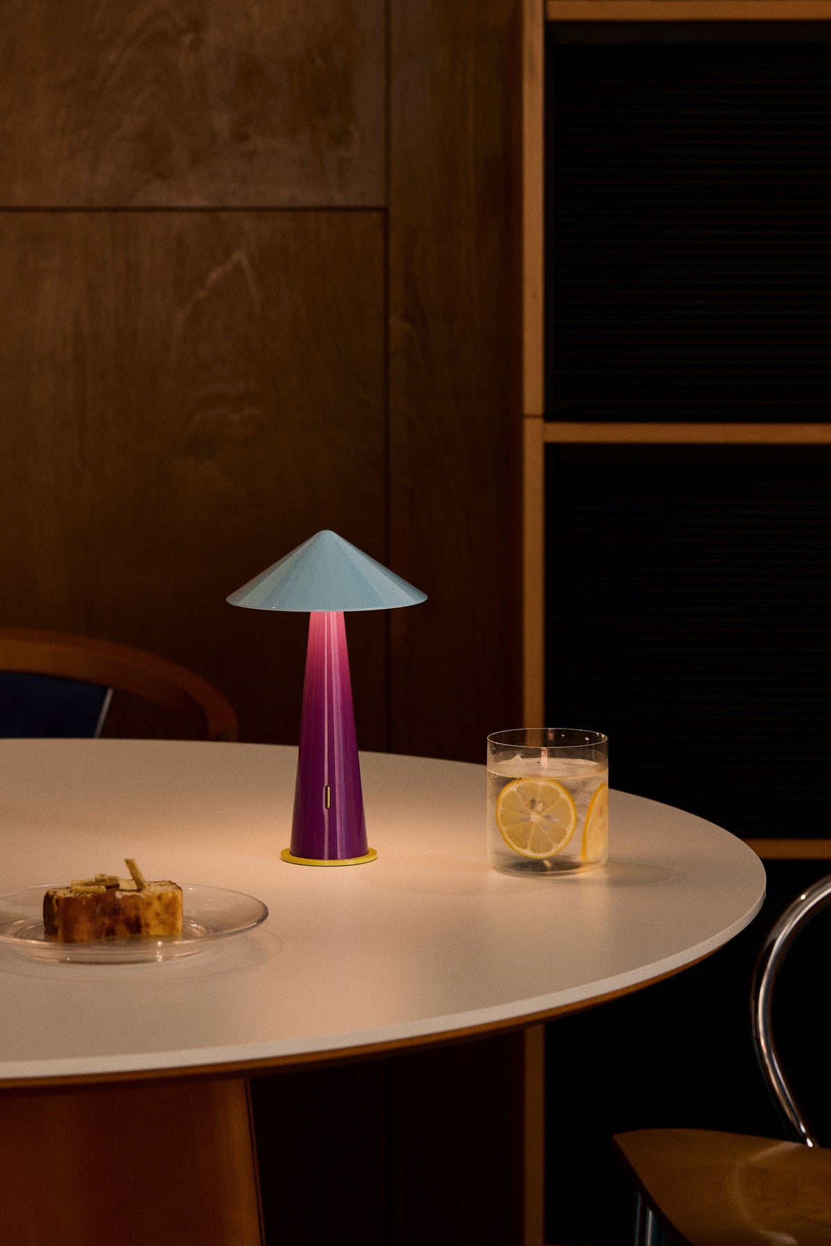 TIPSY Portable lamp - Gray blue/Dear plum