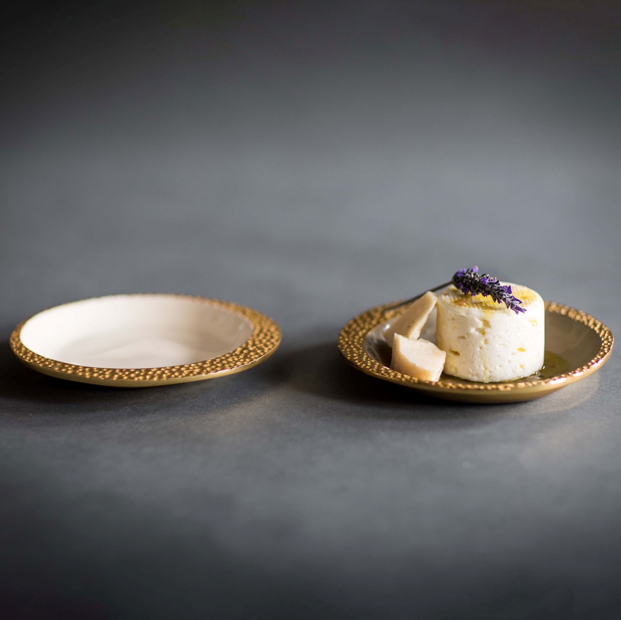 Cosmos Round Plate
