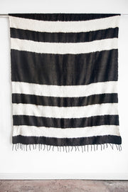 Thiago Momo Blanket
